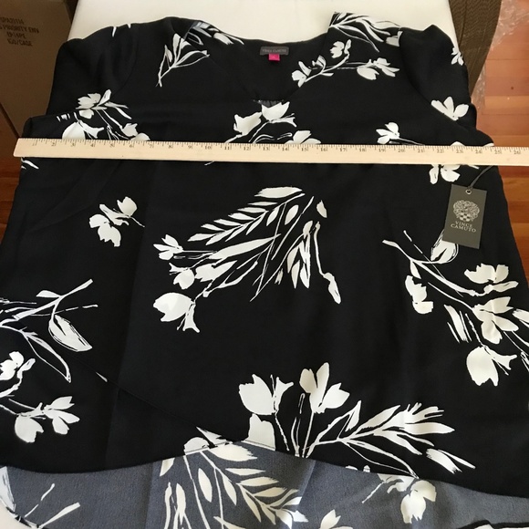 VINCE CAMUTO Floral Bell Flutter Sleeve Blouse V-Neck NWT Women’s Plus Size 1X - Picture 8 of 16